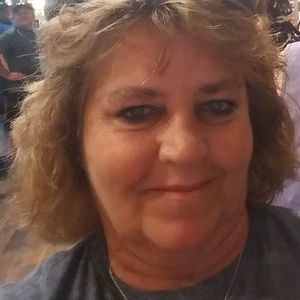 Meet your Posher, Lorie